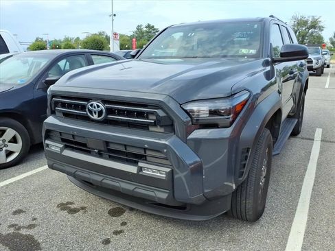 Certified 2025 Toyota 4Runner SR5 AWD/4WD image 3
