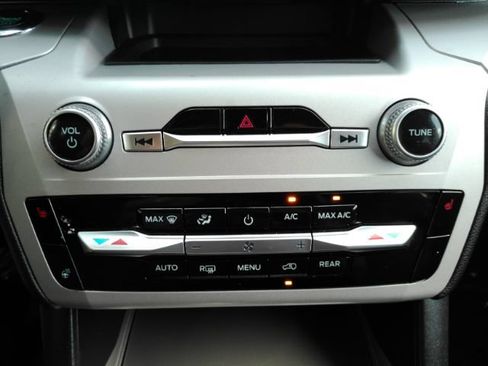 Used 2023 Ford Explorer XLT w/ Equipment Group 202A RWD image 43