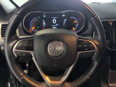 Used 2021 Jeep Grand Cherokee Altitude AWD/4WD image 18