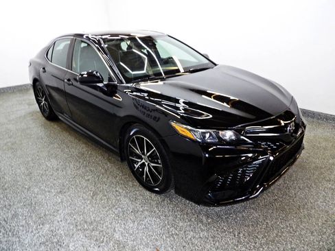 Used 2021 Toyota Camry SE AWD/4WD image 3