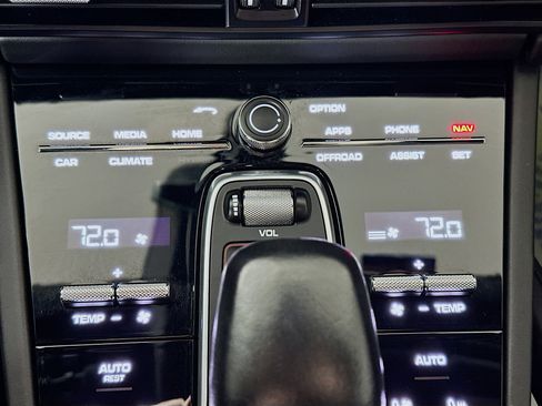 Used 2023 Porsche Cayenne GTS image 16