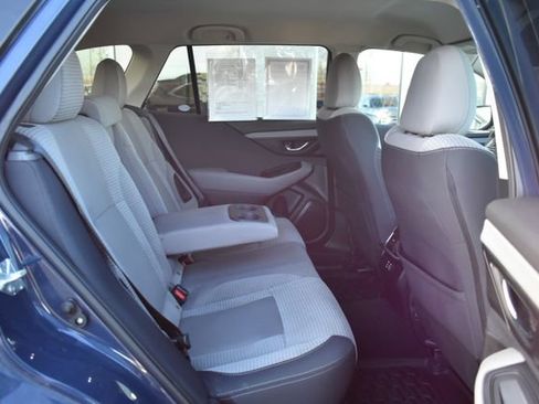 Used 2023 Subaru Outback Premium image 39