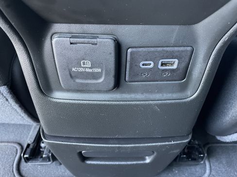 Used 2023 GMC Acadia SLT w/ Elevation Edition image 45