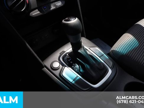 Used 2021 Hyundai Kona SE image 30