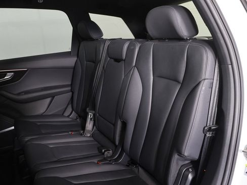 Used 2025 Audi Q7 3.0T Premium Plus AWD/4WD image 32