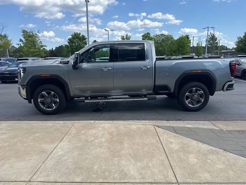 Used 2025 GMC Sierra 2500 SLT w/ SLT Premium Package image 2