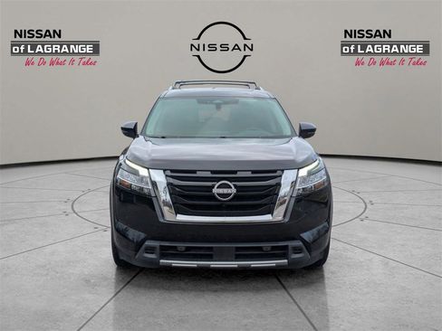 Used 2023 Nissan Pathfinder Platinum w/ Cargo Package image 2