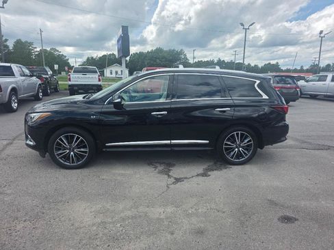 Used 2020 INFINITI QX60 Luxe w/ Sensory Package FWD image 2