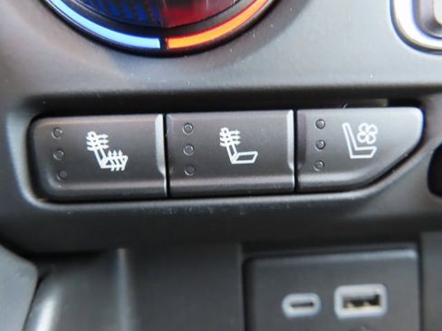 Certified 2023 Chevrolet Suburban High Country image 30