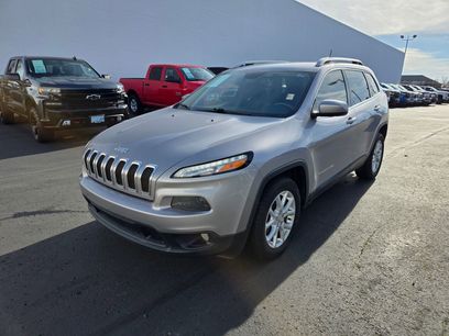 Used 2018 Jeep Cherokee Latitude Plus w/ Comfort/Convenience Group