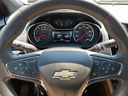Used 2018 Chevrolet Cruze LT w/ Sun And Sound Package FWD image 19