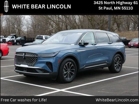 Used 2025 Lincoln Nautilus Premier w/ Equipment Group 102A image 1