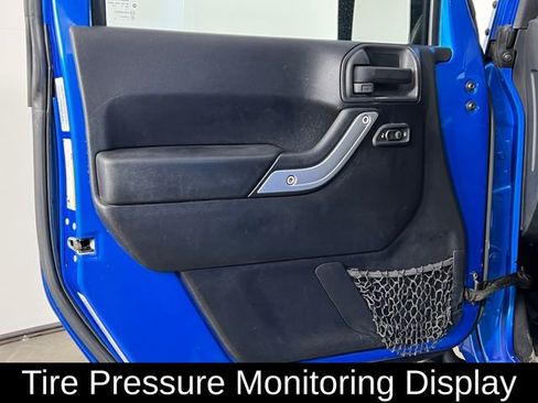 Used 2016 Jeep Wrangler Rubicon w/ Power Convenience Group image 16