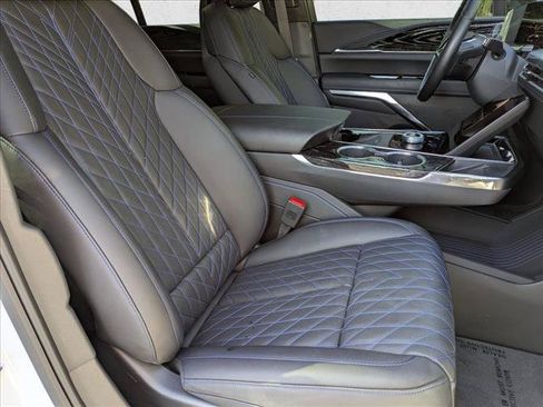 Used 2026 Cadillac Escalade IQL Sport 1 w/ LPO, ONYX Package AWD/4WD image 21