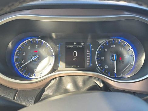 Used 2023 Chrysler Voyager LX FWD image 21