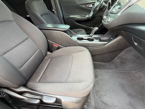 Used 2018 Chevrolet Malibu LT FWD image 10