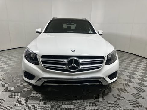 Used 2017 Mercedes-Benz GLC 300 4MATIC image 2