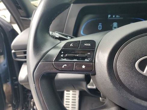 Certified 2025 Hyundai Elantra Sport image 26