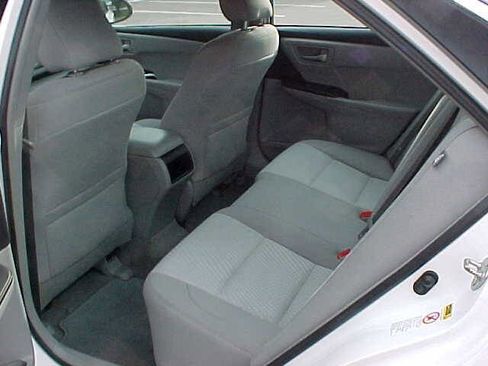 Used 2016 Toyota Camry LE FWD image 14