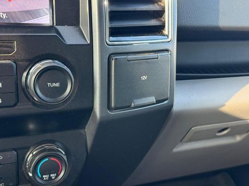 Used 2020 Ford F150 XLT image 19