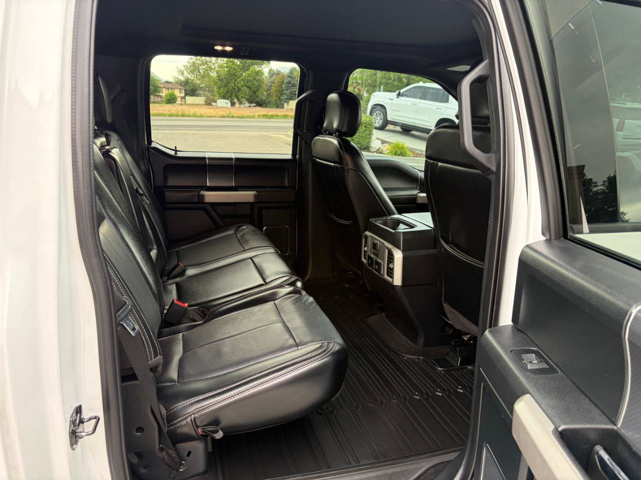Used 2019 Ford F150 Lariat w/ Equipment Group 502A Luxury AWD/4WD image 6