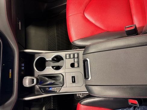 Used 2023 Toyota Highlander XSE image 22