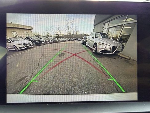 Used 2018 BMW 320i xDrive Sedan w/ Convenience Package image 16