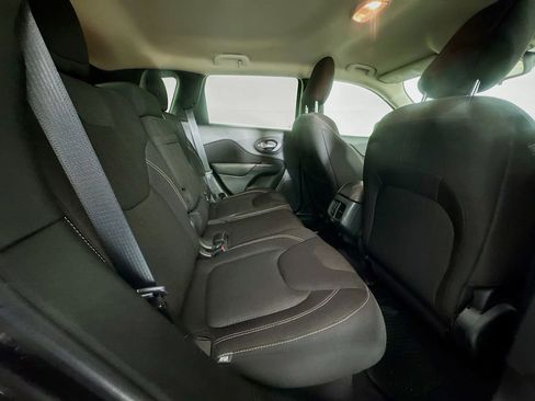 Used 2016 Jeep Cherokee Latitude w/ Safety/Convenience Group image 33