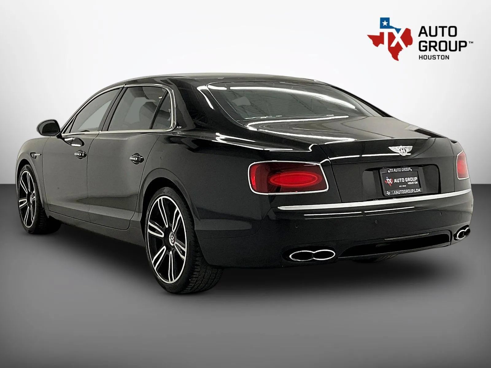Used 2017 Bentley Flying Spur S V8 AWD/4WD image 3
