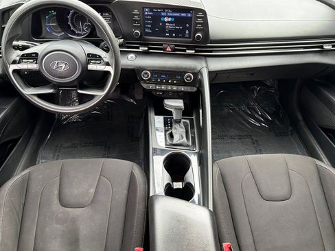 Used 2022 Hyundai Elantra Blue image 13