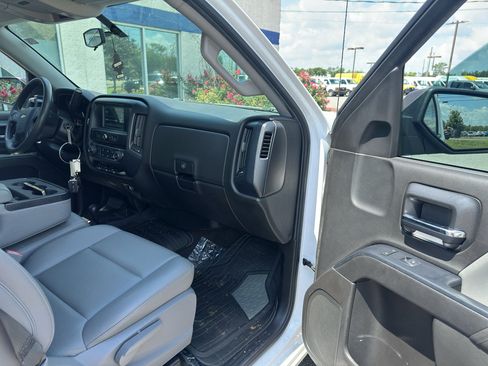 Used 2018 Chevrolet Silverado 1500 W/T w/ WT Convenience Package AWD/4WD image 10