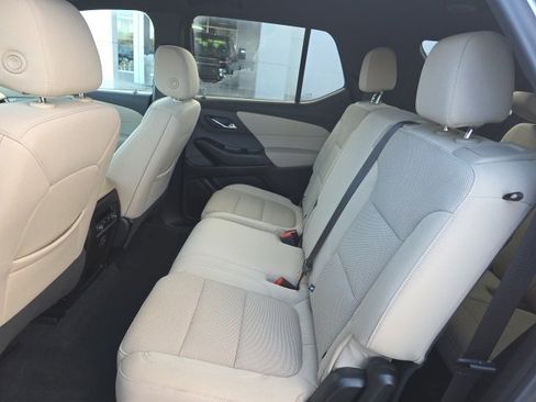 Used 2023 Chevrolet Traverse LS image 19