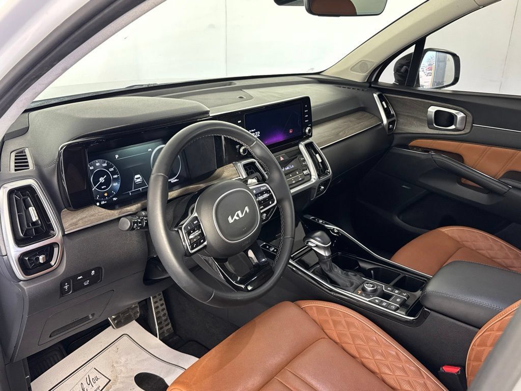 Used 2023 Kia Sorento SX Prestige AWD/4WD image 16