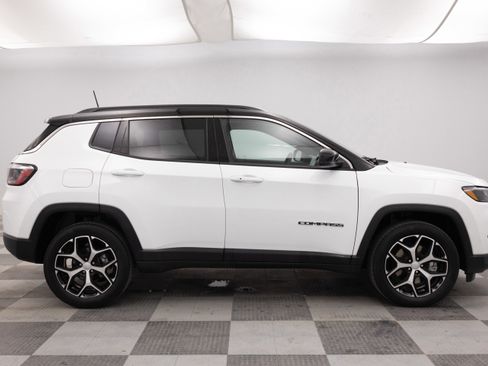 Used 2024 Jeep Compass Limited AWD/4WD image 12