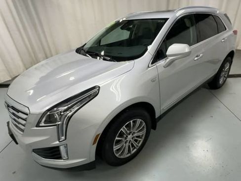Used 2018 Cadillac XT5 Luxury w/ Driver Awareness Package AWD/4WD image 4