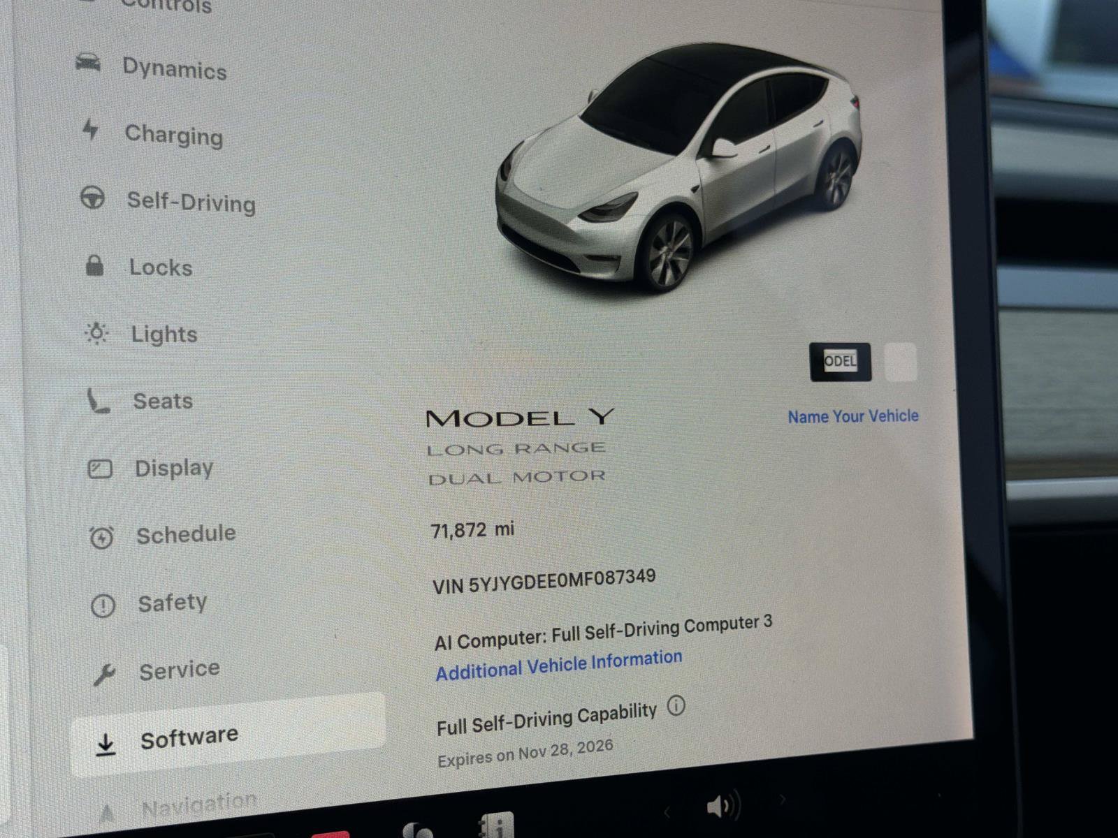 Used 2021 Tesla Model Y Long Range AWD/4WD image 25