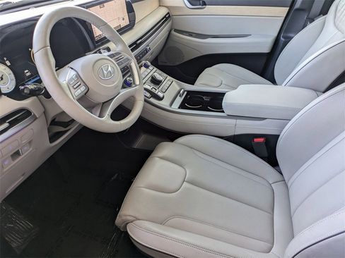 Used 2025 Hyundai Palisade Limited image 24