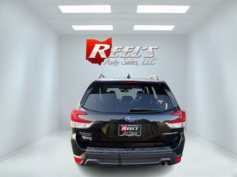 Used 2019 Subaru Forester Premium w/ All-Weather Package AWD/4WD image 32
