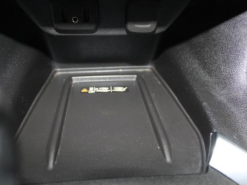 Used 2023 Chevrolet Traverse LT FWD image 41