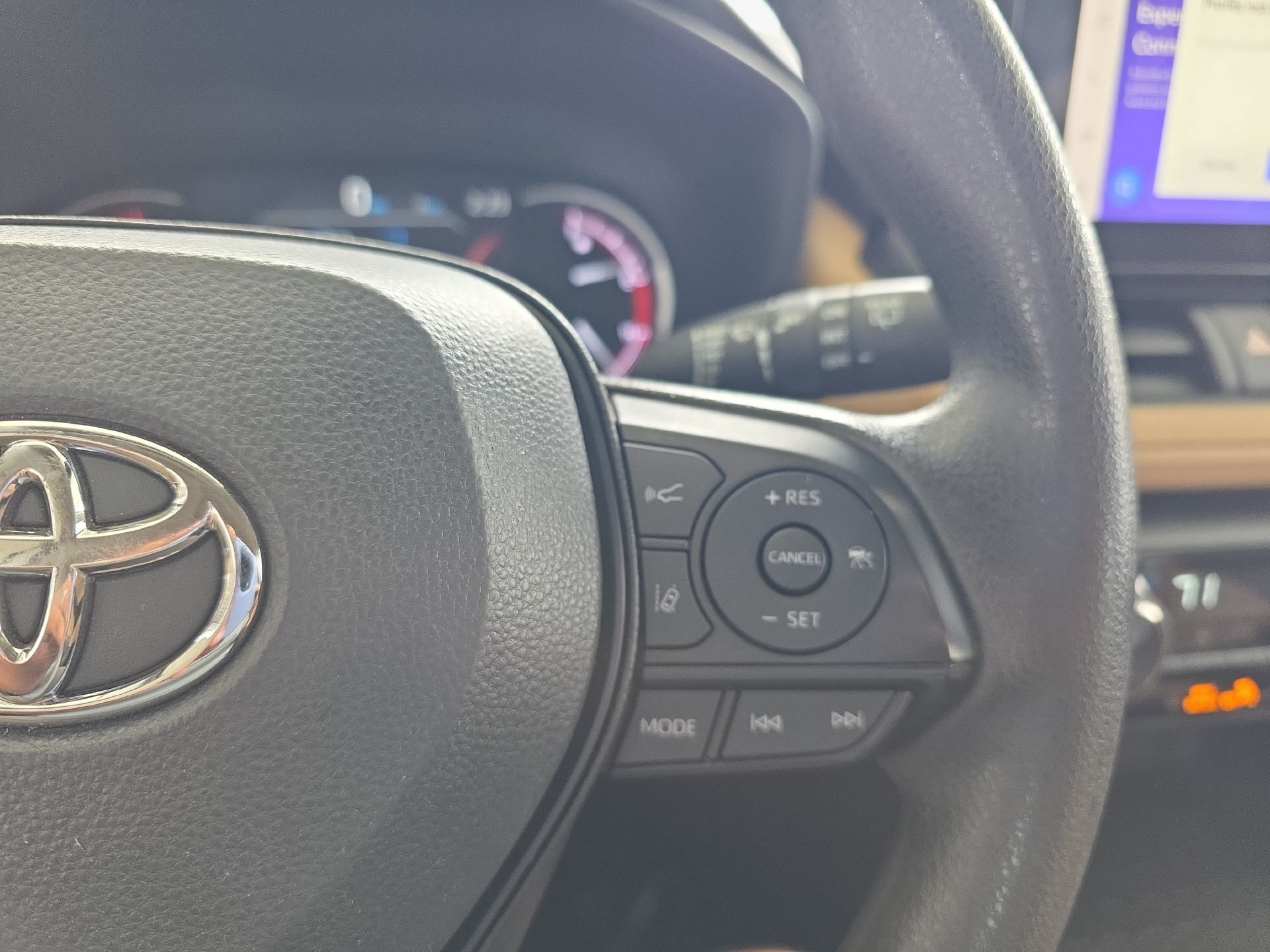 Used 2023 Toyota RAV4 XLE w/ Convenience Package FWD image 18