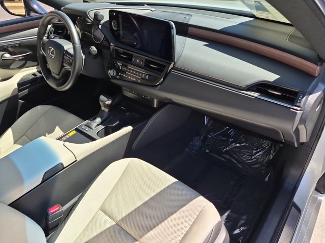 Used 2025 Lexus ES 300h w/ Premium Package FWD image 34