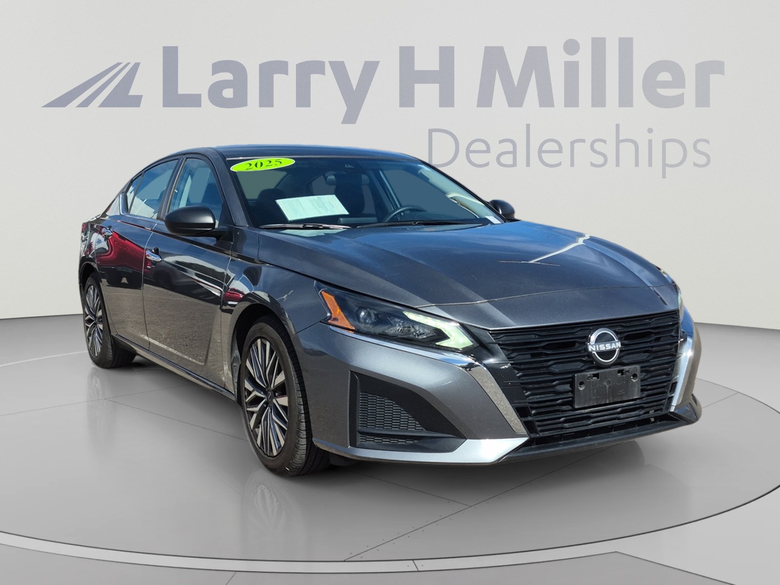 Used 2025 Nissan Altima 2.5 SV FWD image 7