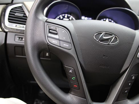 Used 2017 Hyundai Santa Fe SE image 34