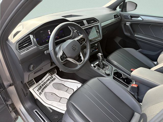 Certified 2024 Volkswagen Tiguan SE R-Line AWD/4WD image 6