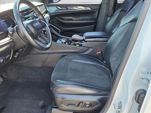 Used 2021 Jeep Grand Cherokee L Laredo RWD image 16