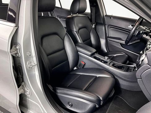 Used 2018 Mercedes-Benz GLA 250 4MATIC image 28