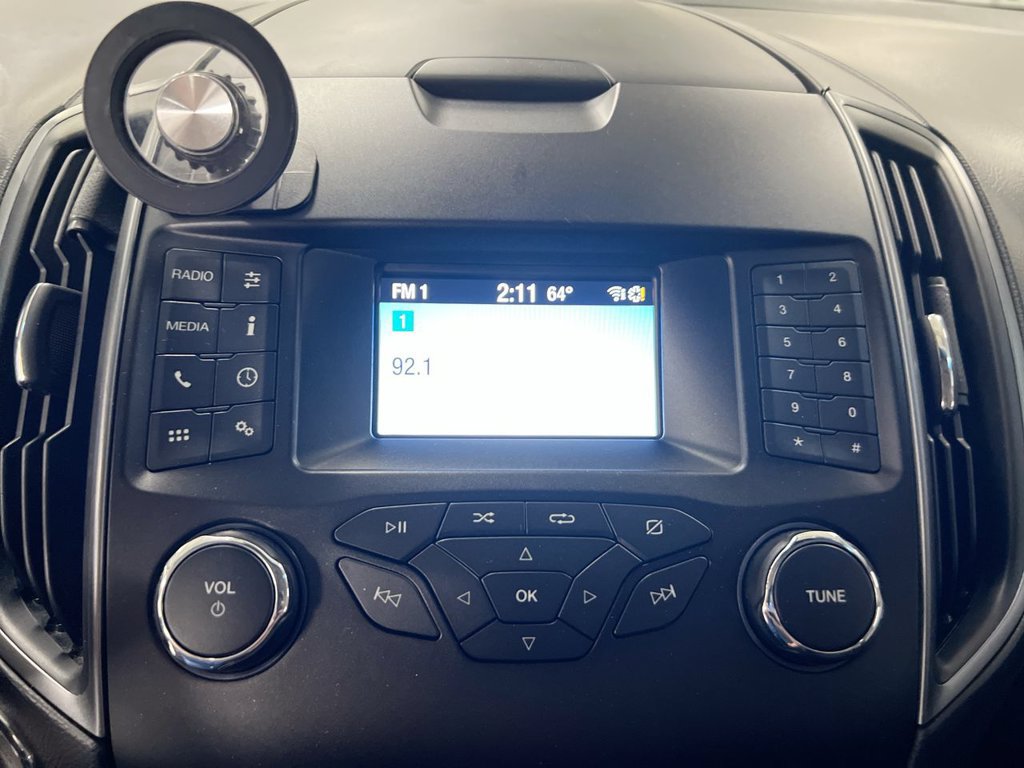 Used 2019 Ford Edge SE FWD image 14