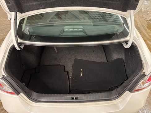 Used 2014 Nissan Altima 2.5 SV image 15