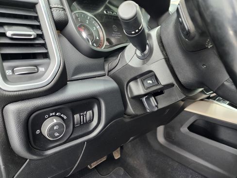 Used 2019 RAM 2500 Laramie image 43