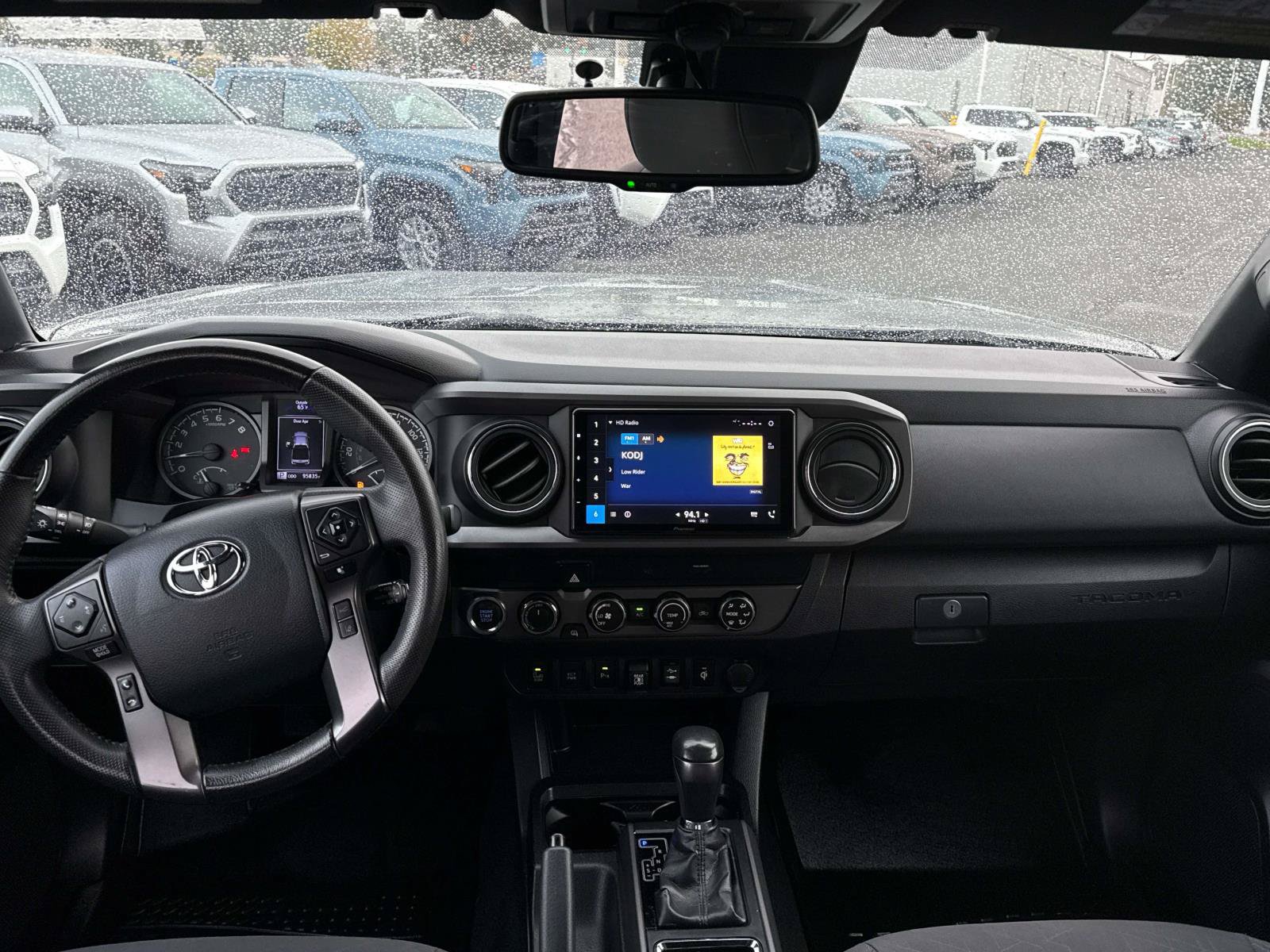Used 2019 Toyota Tacoma TRD Off-Road w/ Technology Package AWD/4WD image 15